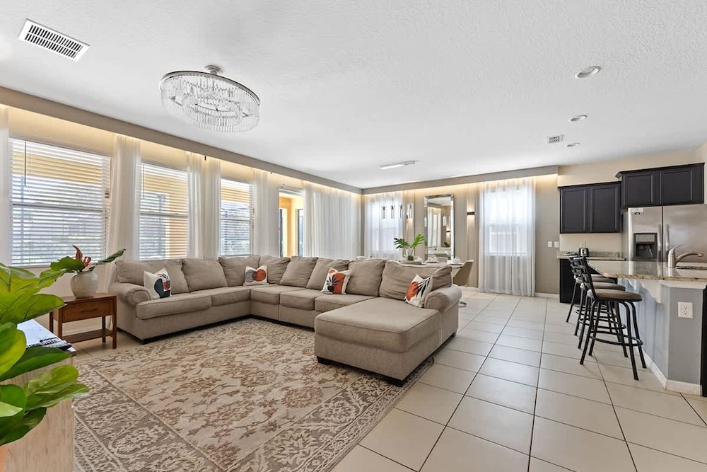 Star Wars Themed Movie Theater 6BR