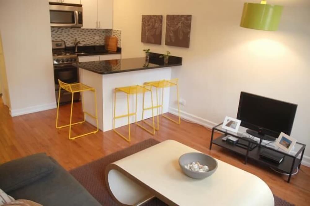 Midtown East 1BR Six DR27 - Image 5