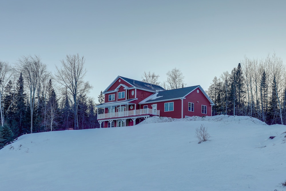 Spacious Eagle Lake Home w/ Fireplace & Deck