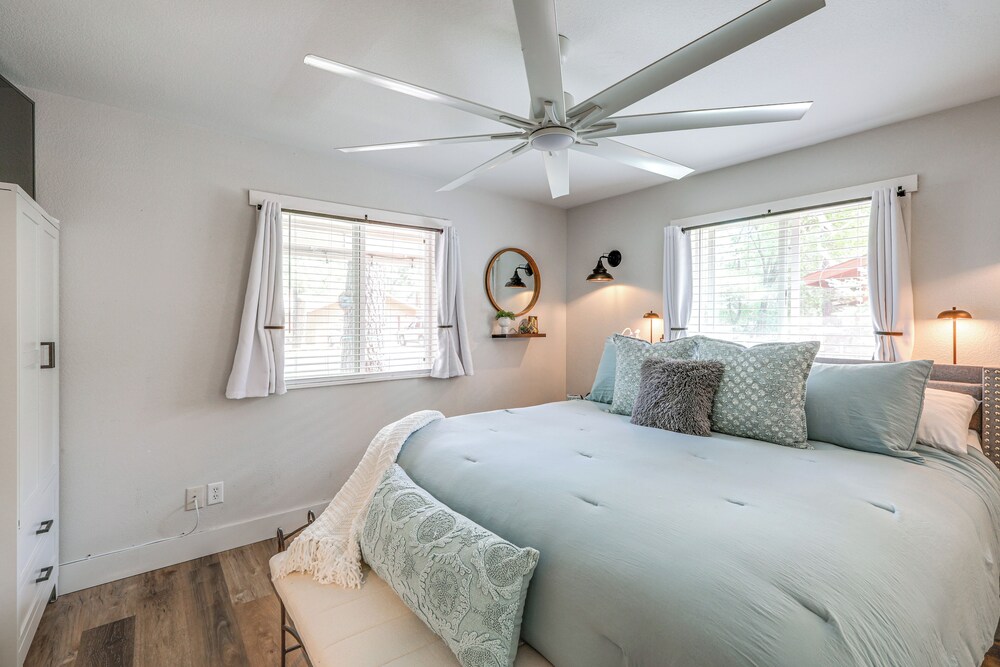 Half-mi to Trails: Pet-friendly Home in Flagstaff!
