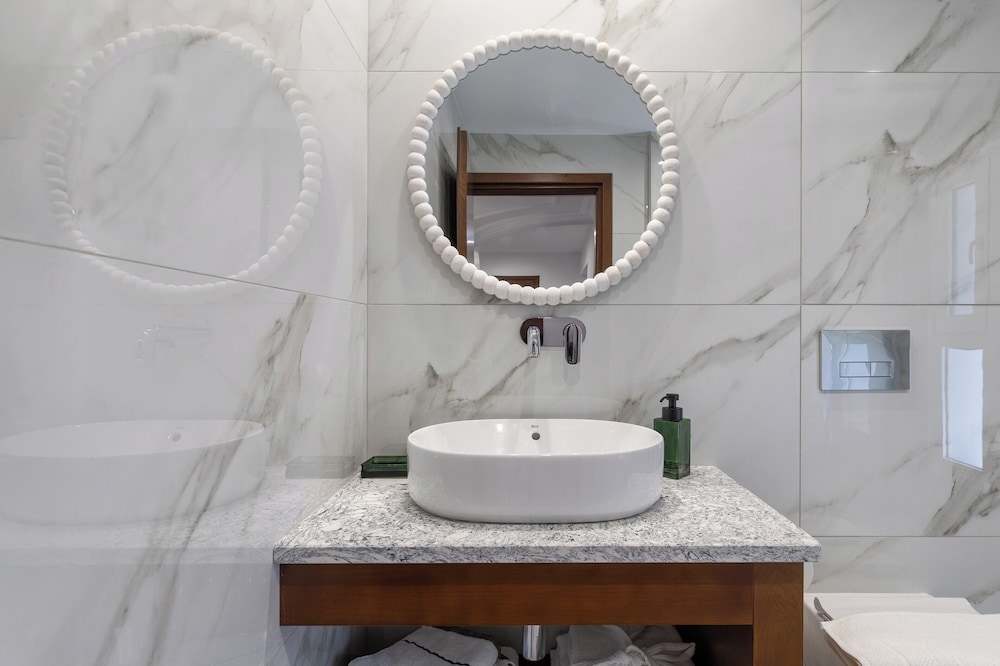 Oasis Luxury Residences