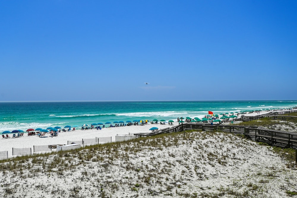 Inlet Reef 205 2 Bedroom Apts by RedAwning