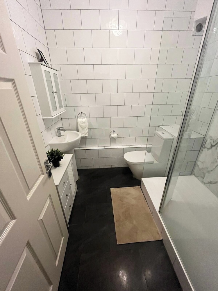 Cosy 1 Bed Garden Retreat In The Heart Of London