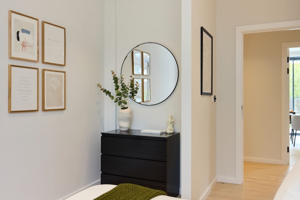 The Brondesbury Place - Bright 2bdr Flat With Balcony Parking