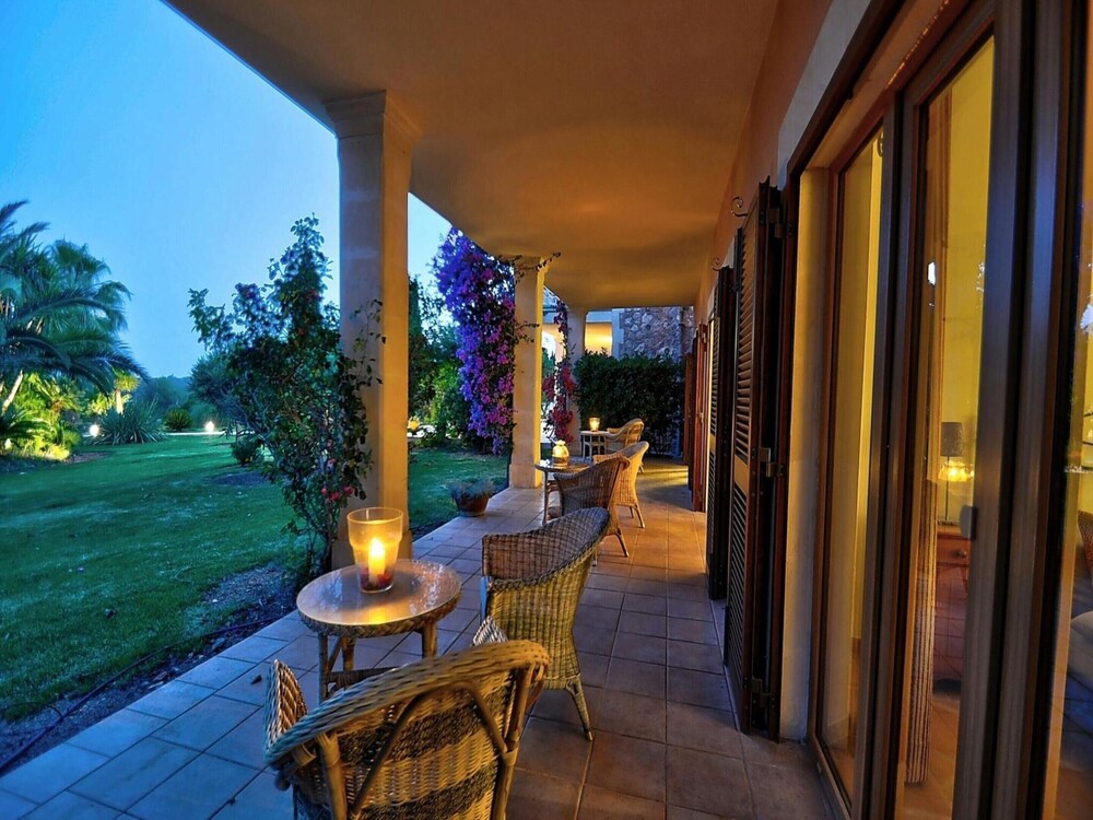 Exquisite Villa With Views