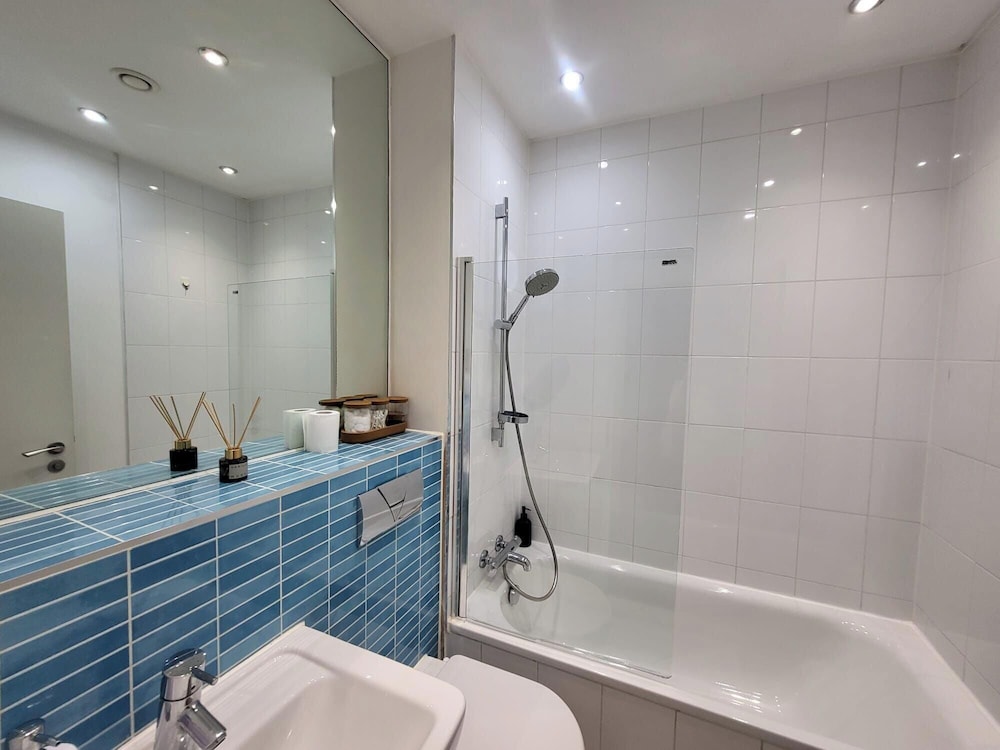 City Centre Chic Apartment With 2 Bedrooms