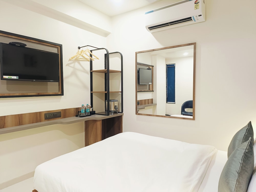 Hotel Maskan Surat
