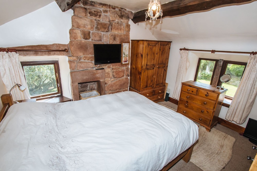 Hen Cloud Cottage