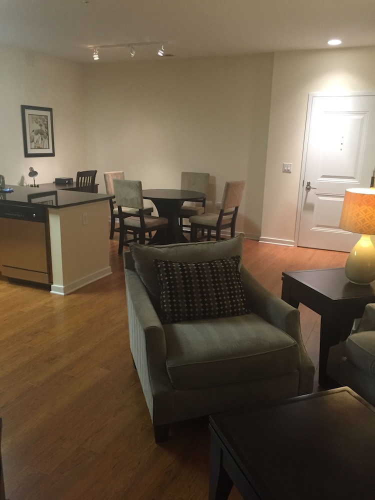Madison at Ballston by Exec Apartments