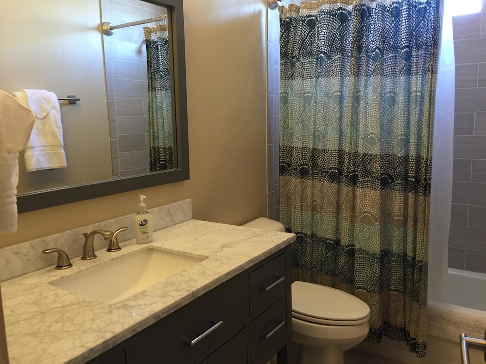 River Walk 2 Bedroom Holiday Home By Pinon Vacation Rentals
