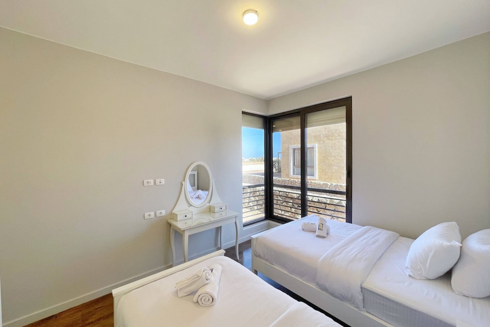 Xuru Stays I Genial 2 BDR w / Pool Access @ Cyan El Gouna