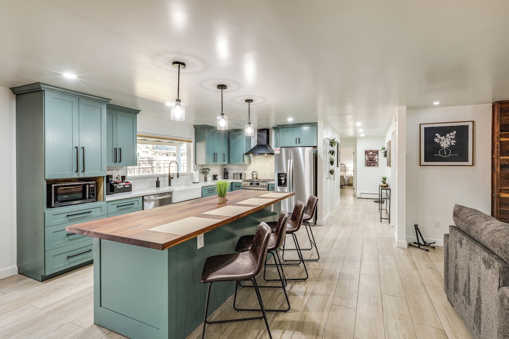 Walk to Dtwn Flagstaff: Home w/ Great Outdoor Area