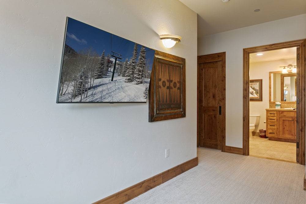 106 - Three Bedroom Shooting Star 3 Condo