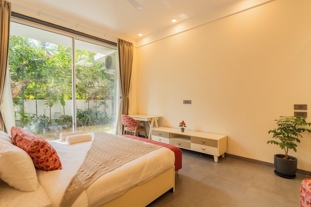 ELIVAAS Laguna Camellia | Luxe 4 BHK Villa Near Popular Beaches with Private Pool