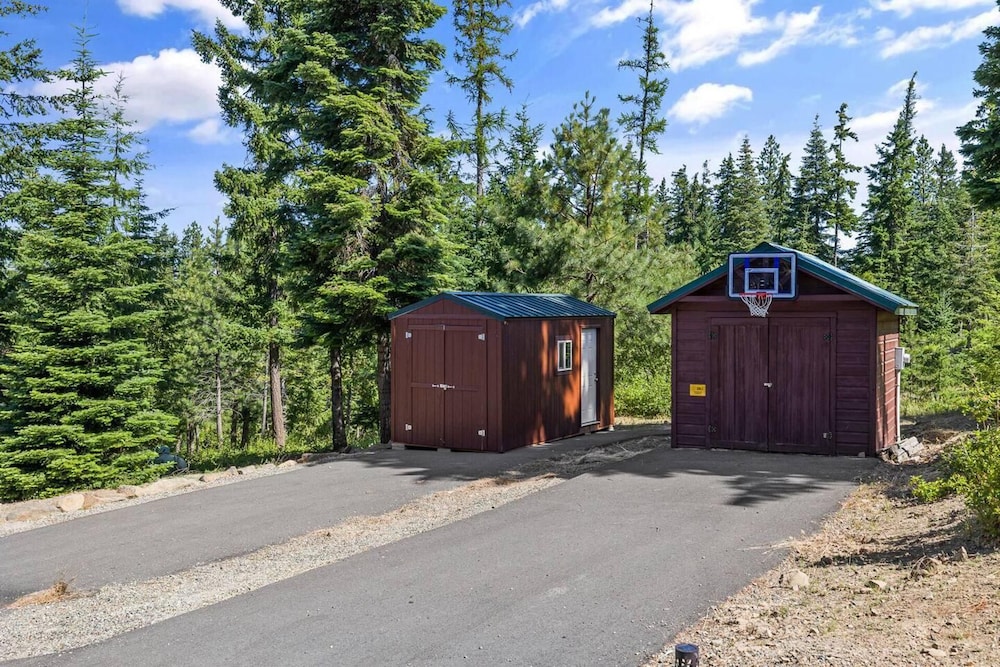 Luxury Mountain Cabin, Cle Elum, Washington State view 4