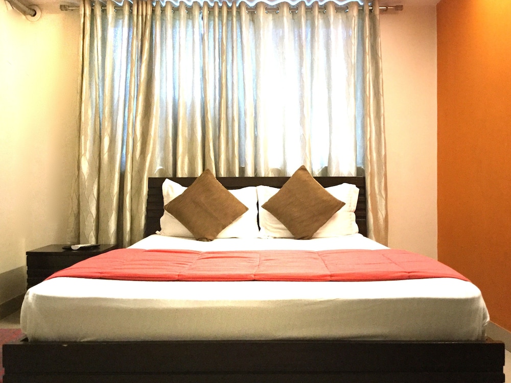 Arista Service Apartments - Khernagar