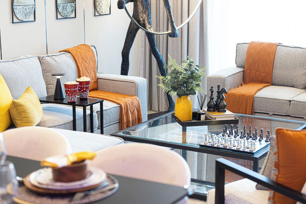 DVH Luxe Retreat 4BR Burj View Apartment