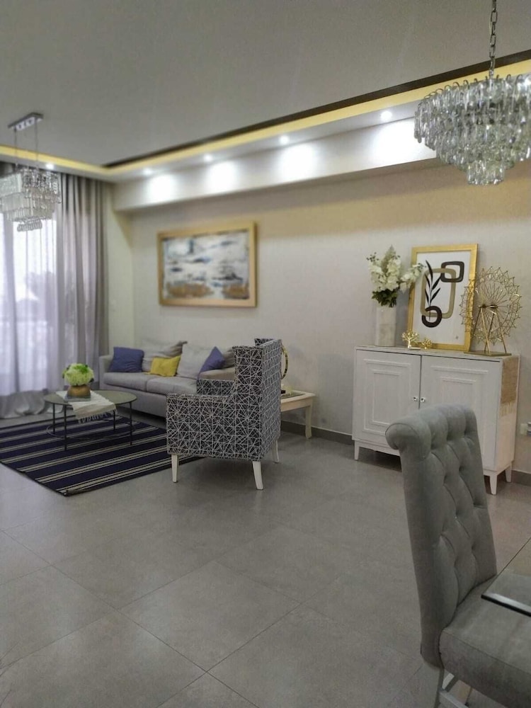 1br Luxury Condo Jacuzzi, gym Mountains With Parking lot