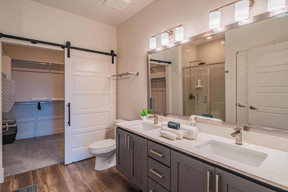 ROVE LIVING/KB - Scottsdale Grand