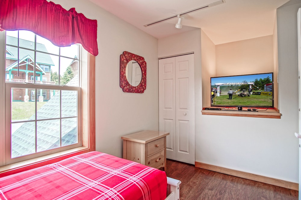 Camp 4 #21: 2 Bedrooms, 2.5 Baths: Slope Side, Gas Fireplace