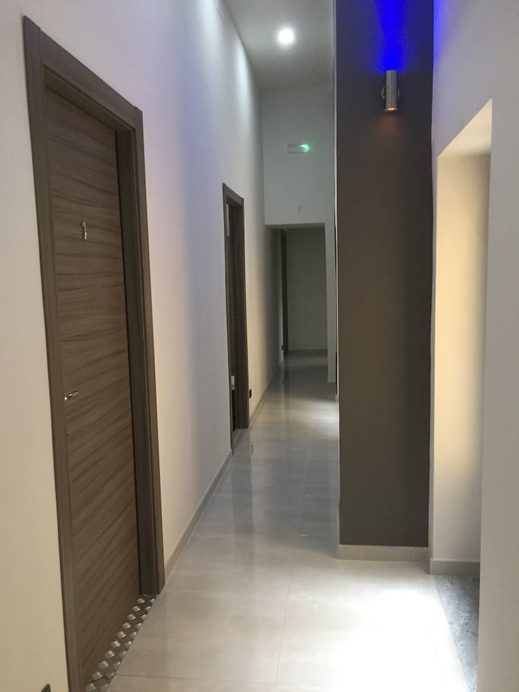 MB95 Mezzocannone Luxurious B&B
