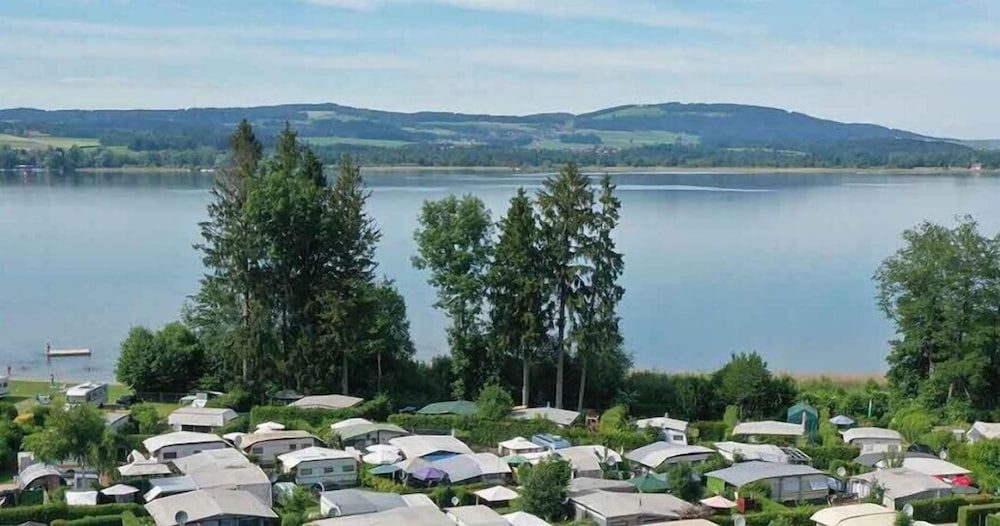Directly on Lake Wallersee - Cubes - SELF CHECK-IN
