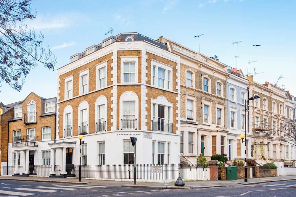 The Urban Minimalist- Notting Hill 2 Bed