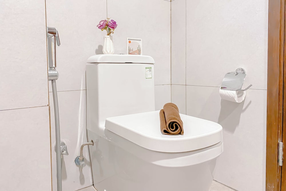 Strategic And Homey Studio At Lrt City Bekasi Apartment