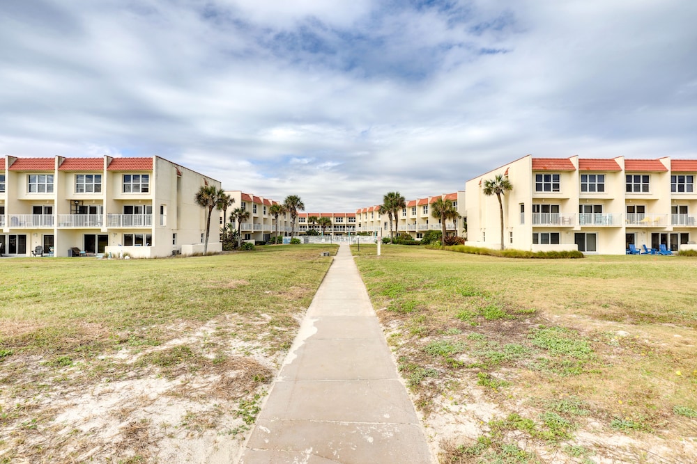 St Augustine Poolside Oasis w/ Private Patio!