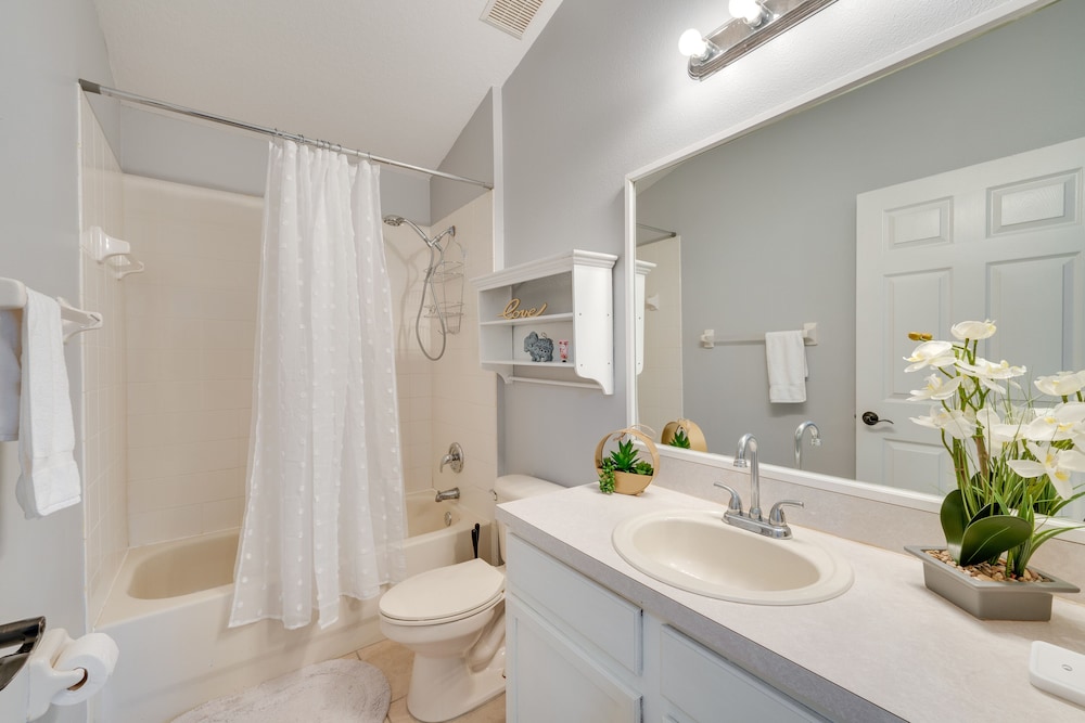 Gorgeous Kissimmee Oasis w/ Community Pool! view 5