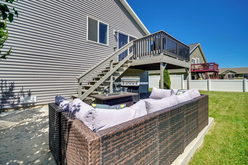 6 Mi to Zoomontana: Family Home w/ Fenced Yard