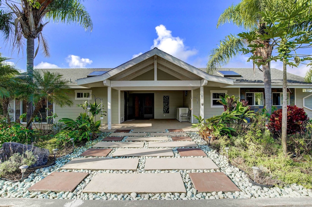 Kailua-kona House w/ Balcony & Ocean Views! view 4