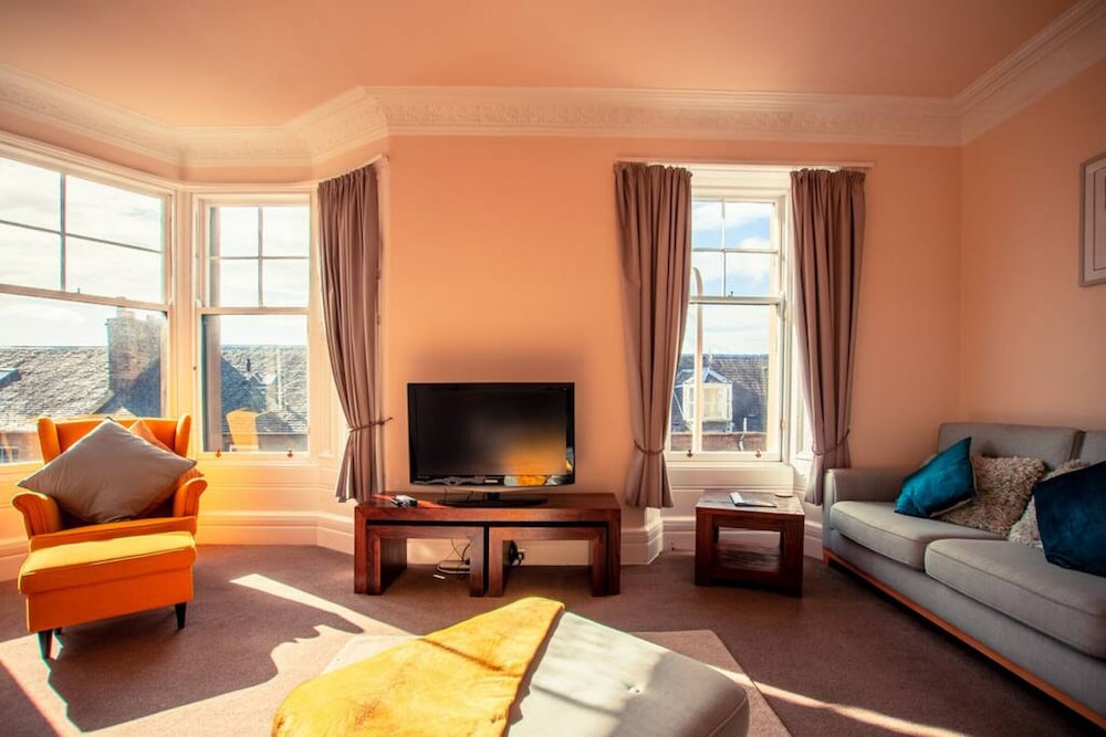 Magdalen House - Stunning Spacious Apartment in the Heart of Dundee view 3