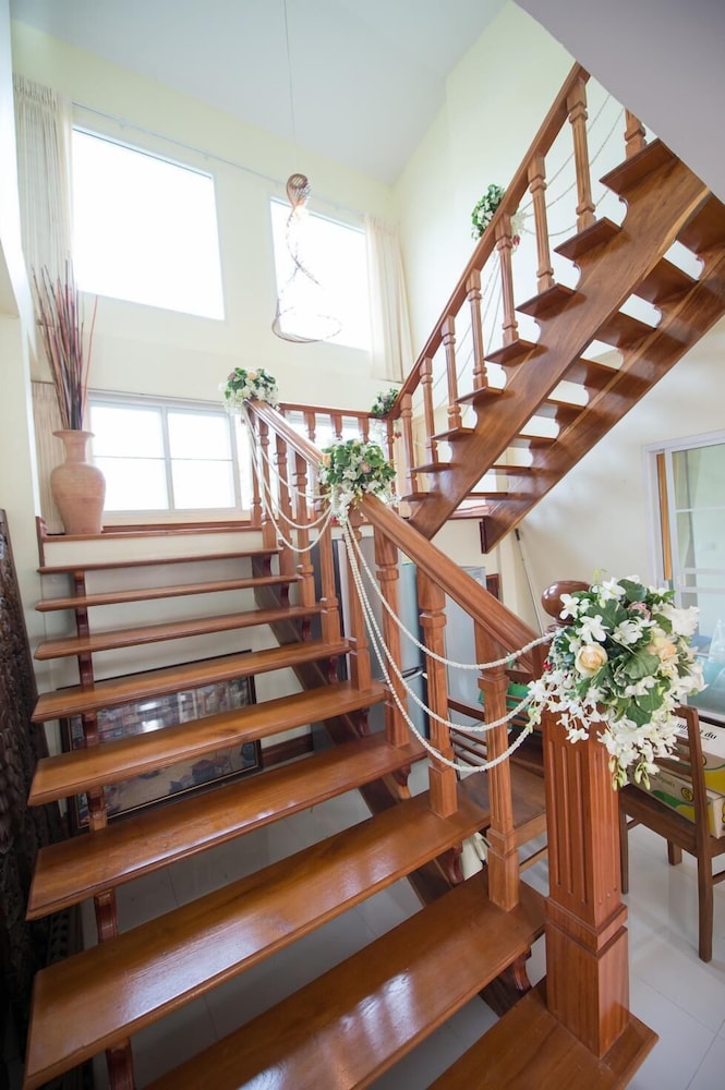 Tharnrarin Villa Suphan Buri
