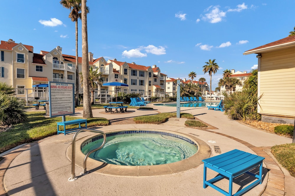 The Lazy Turtle by Silver Sands Vacation Rentals
