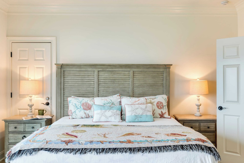 11 Singleton Beach by Avantstay Oceanfront Retreat w/ Private Pool + Boardwalk Near Hilton Head Hotspots