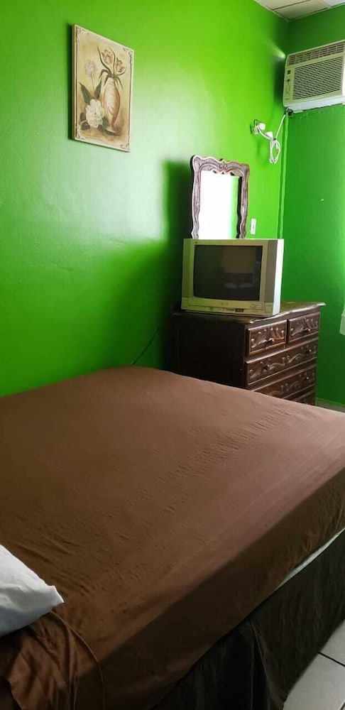 Hostal Guacamayos