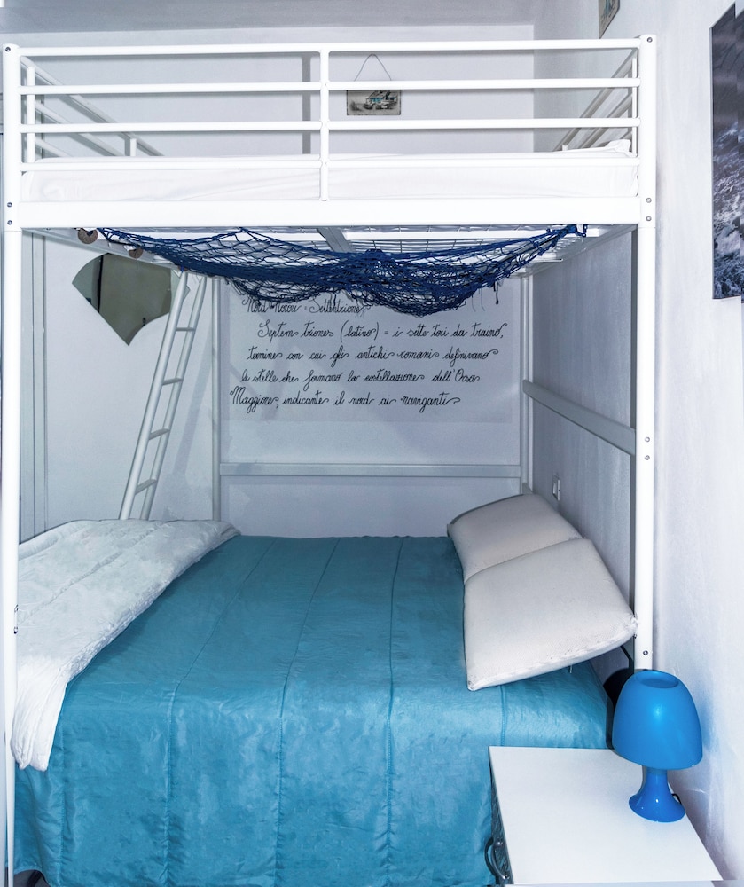 Blu Bed