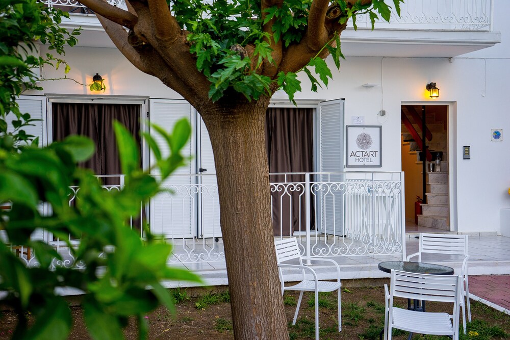 Act Art Skiathos