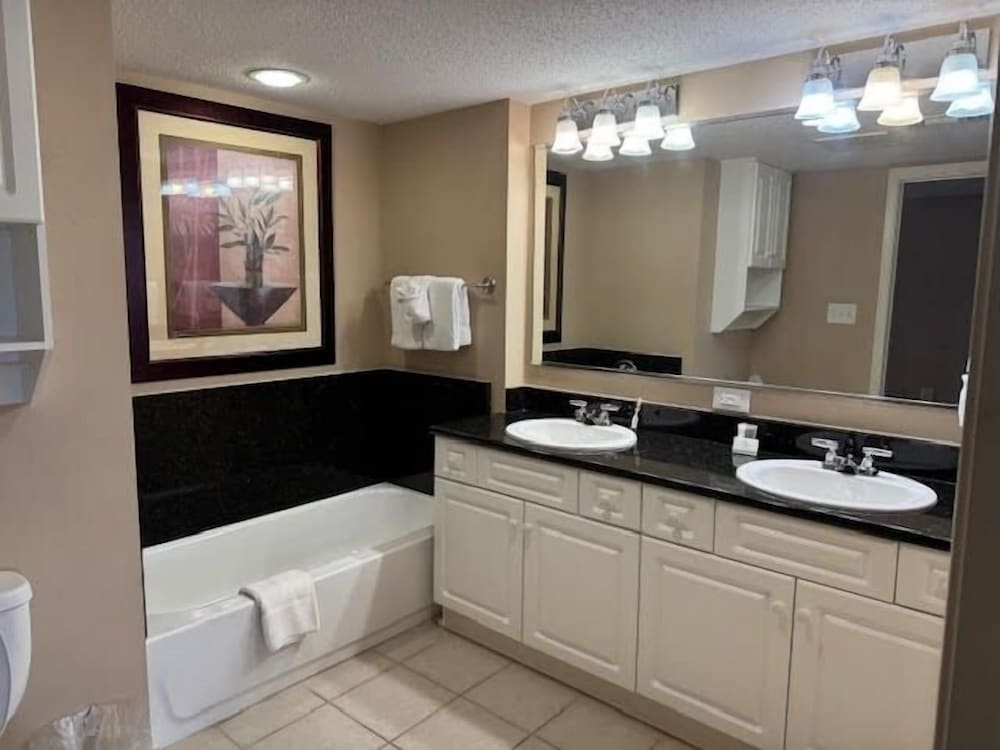 Yacht Club 2-505 3 Bedroom Condo