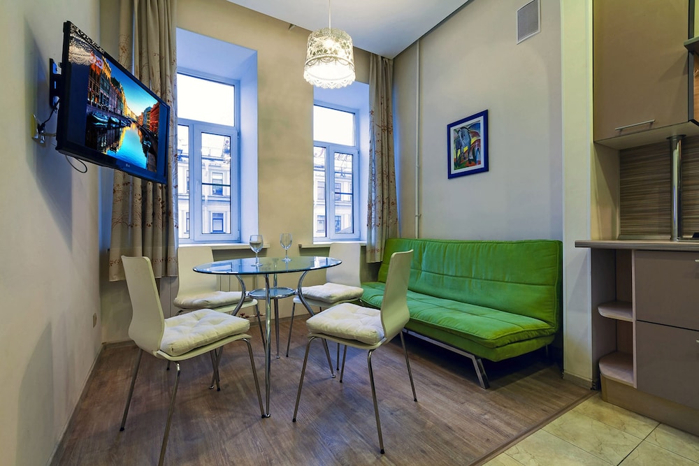 Friends apartment on Marata