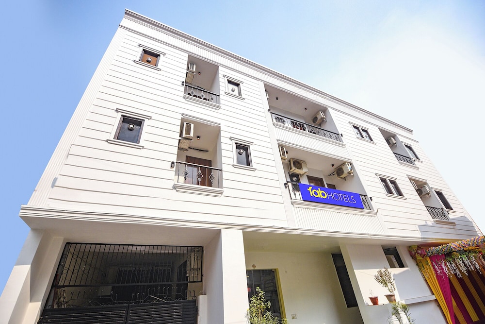 Fabhotel White House Tilak Nagar