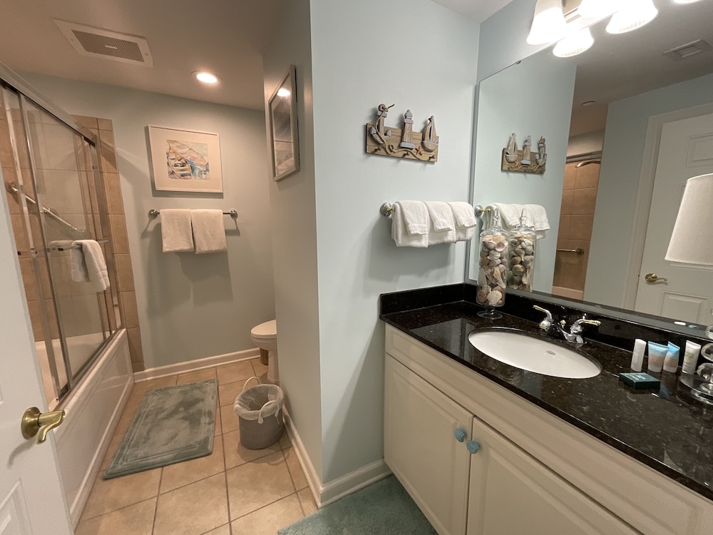 2207 Royale Palms 1 Bedroom Condo view 3