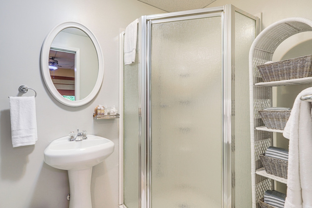 Cozy Jonesboro Studio w/ Patio ~ 22 Mi to Atlanta!