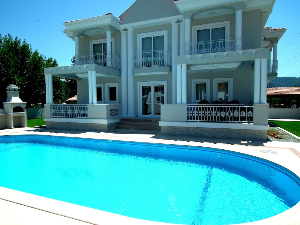 Villa Rezene view 3