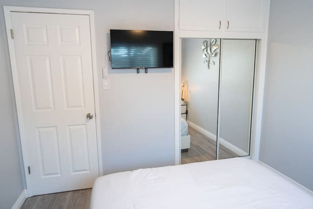 Disneyland 5BR Fullerton House Fully Remodeled 2023 w Garage Fenced Yard p61