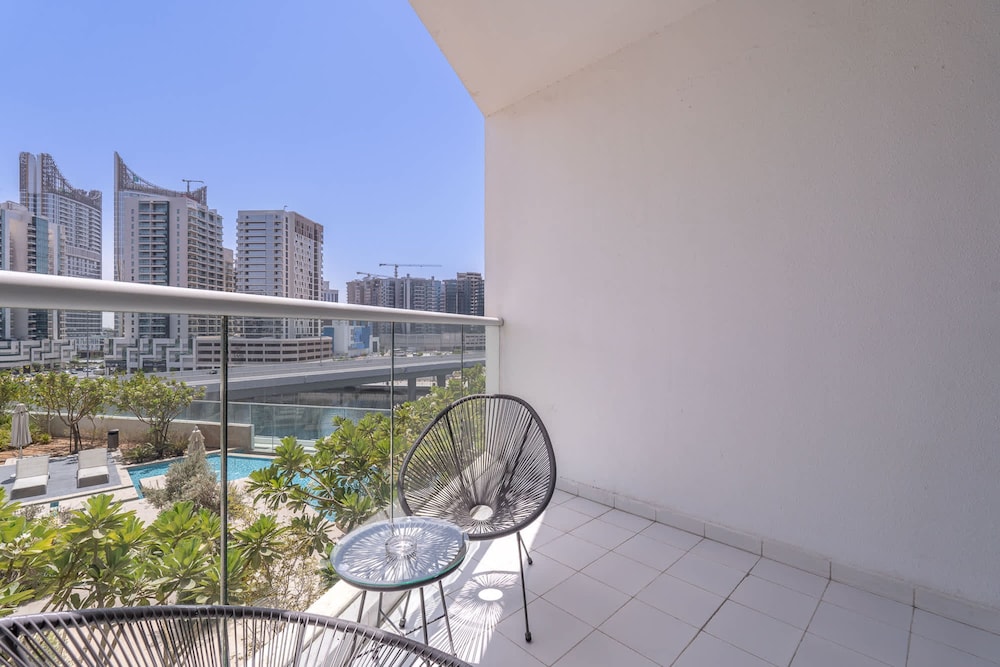Cozy Studio Perfect for 4 at Damac Maison Prive