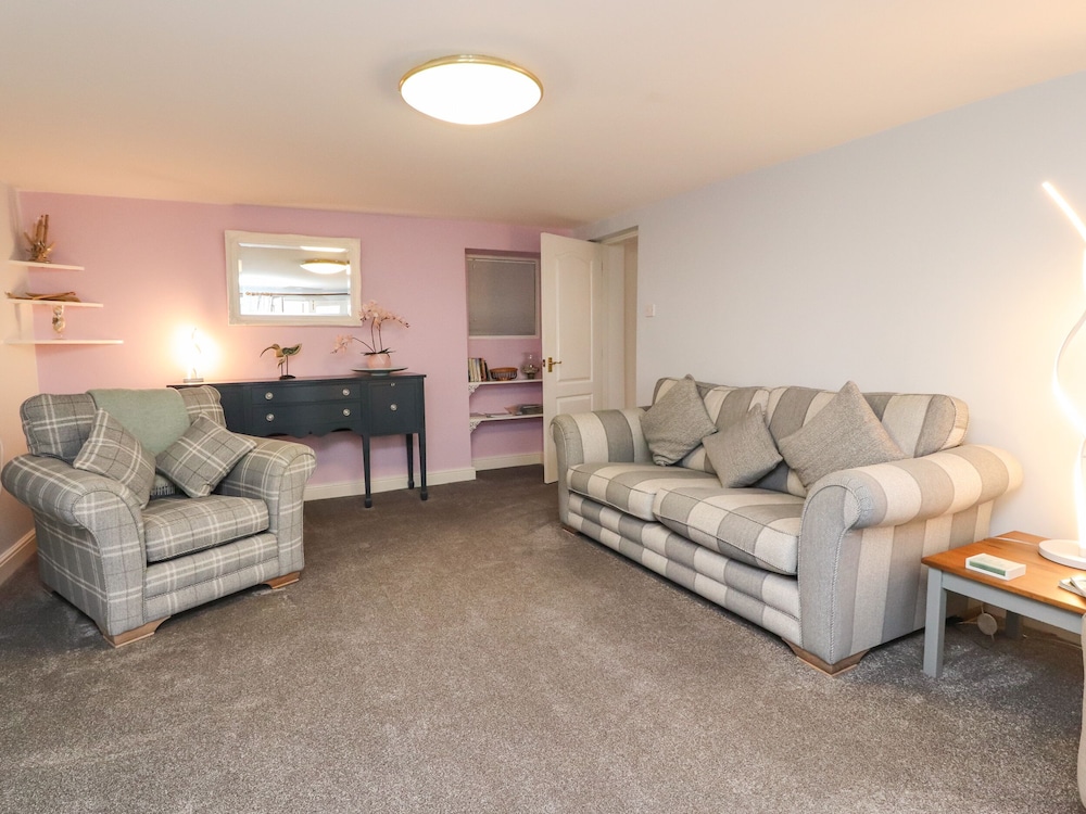 Inglewood Court