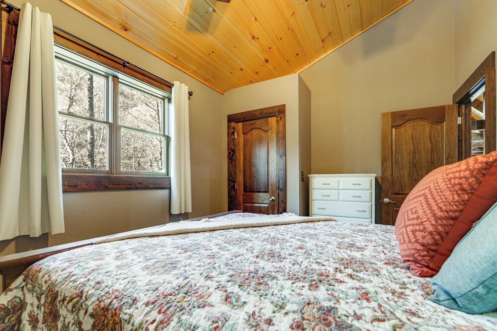 Riverfront Cabin w/ Mtn Views in Robbinsville