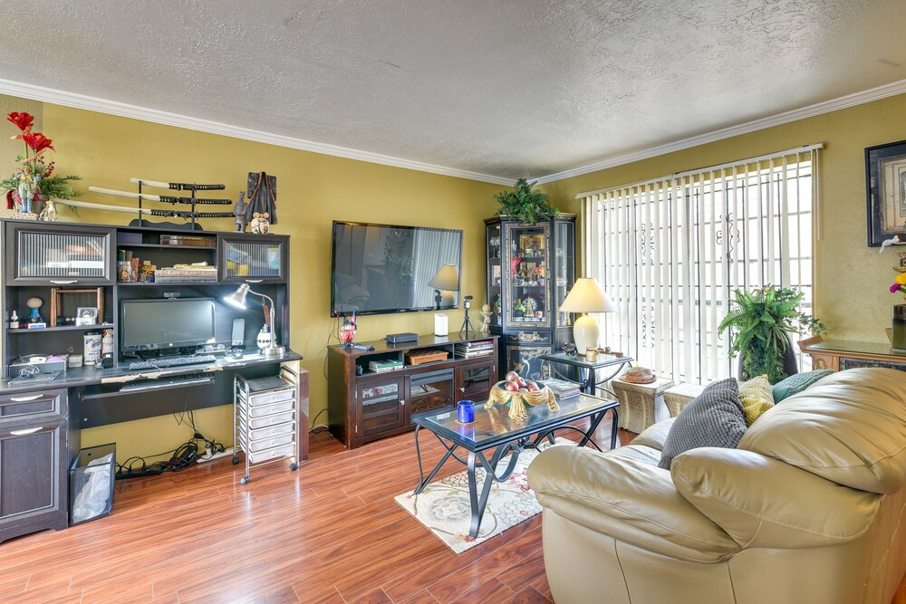 Cozy Houston Condo w/ Pool Access: Near Downtown! view 5